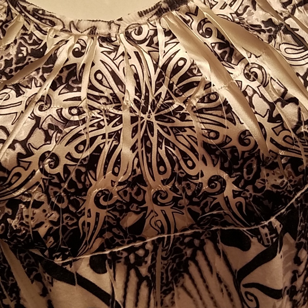 Unity World Wear Top - Picture 2 of 3